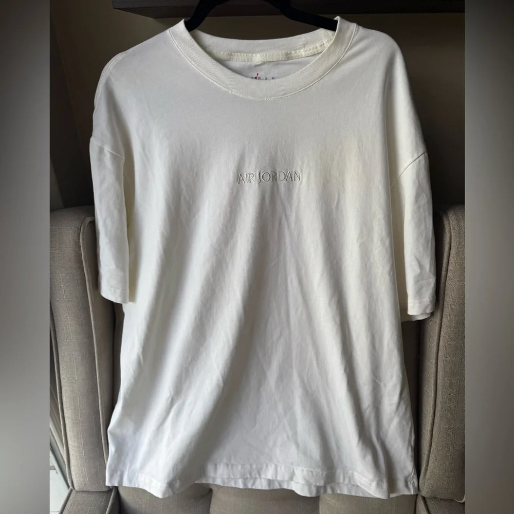 White Air Jordan Tshirt Men’s XL